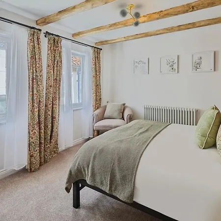 Host & - Cragg * ويتبي