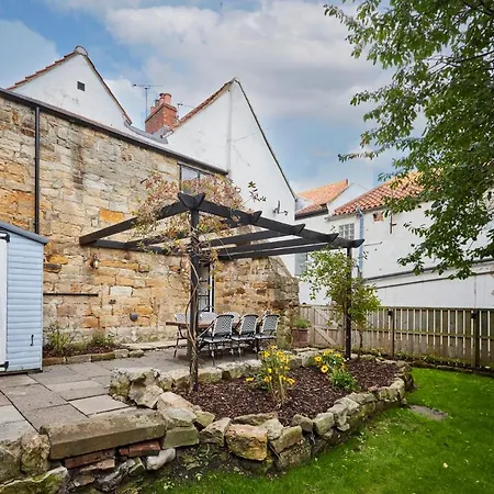 Host & - Cragg Whitby