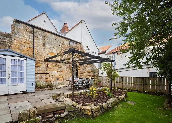 Host & - Cragg Whitby